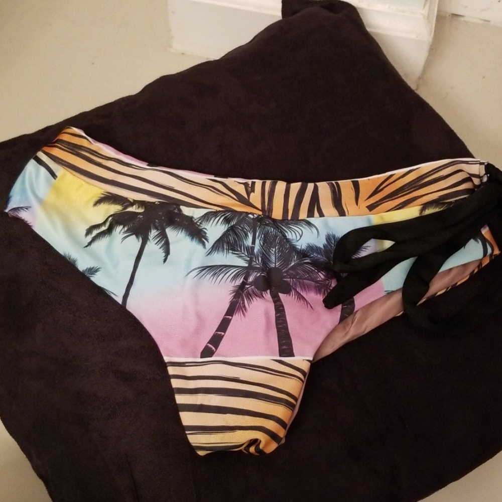 Bikini bottoms